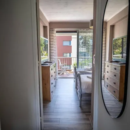 Magnificent Close To The With Sea View *