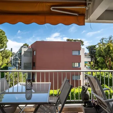 Apartment Magnificent Close To The With Sea View