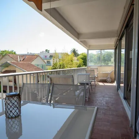 Magnificent Close To The With Sea View Apartment
