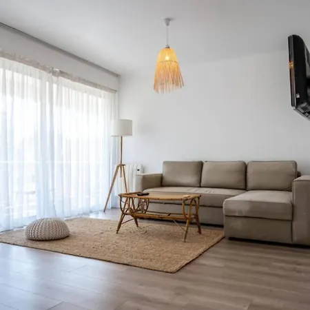 Magnificent Close To The With Sea View