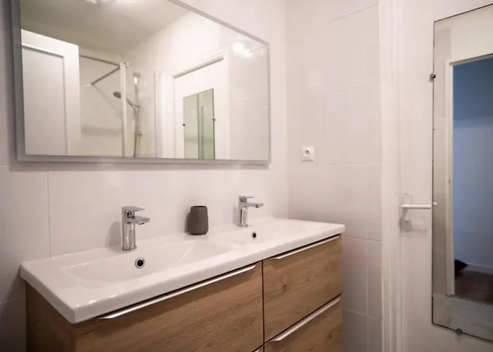 Lägenhet Beautiful Near The With Great Sea Views *