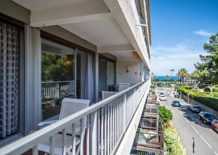 Lägenhet Beautiful Near The With Great Sea Views *