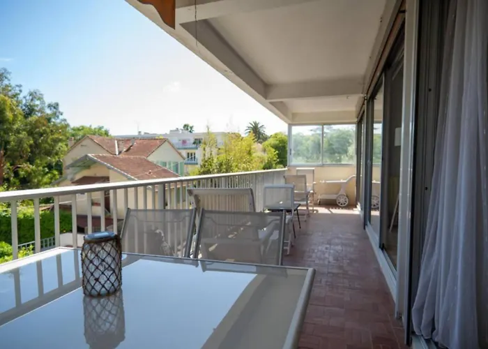 Beautiful Near The With Great Sea Views Lägenhet